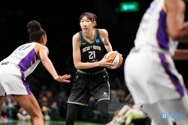 WNBA-韩旭6分约内斯库20+8+6 自由人20分逆转火花